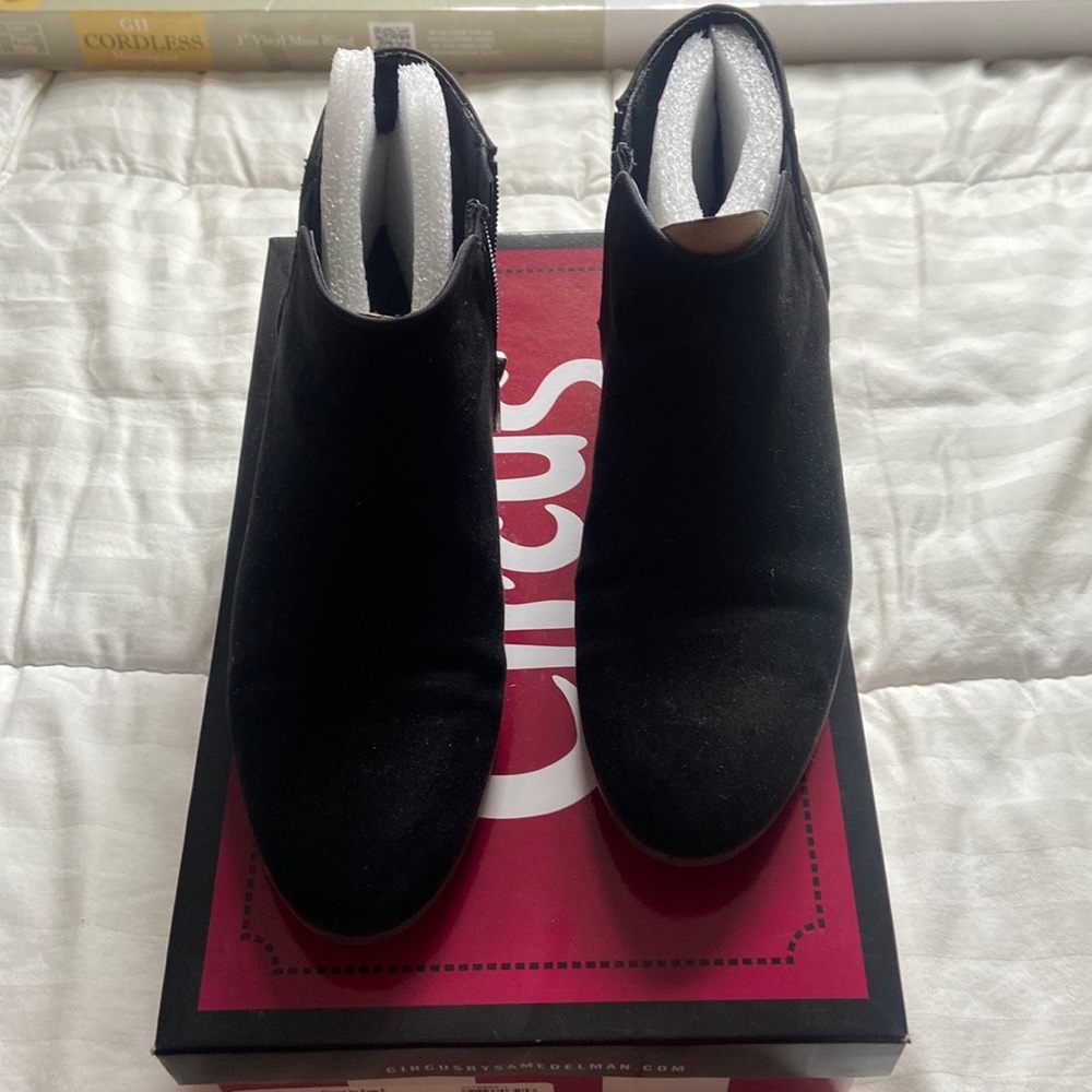 Circus by Sam Edelman black booties